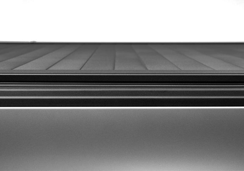 Retrax 20-26 Chev/GMC Silverado/Sierra 2500/3500 6.9ft (No Side Boxes) RetraxPRO EZ-Off FRC-4000