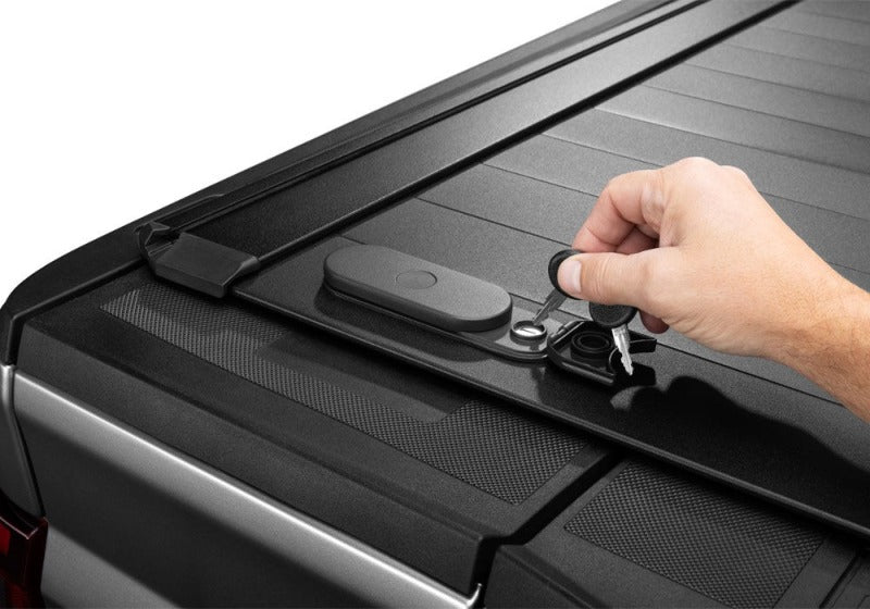 Retrax 21-26 Ford F-150 SuperCrew/SuperCab 5.5ft Bed & F-150 Lightning RetraxPRO EZ-Off FRC-4000