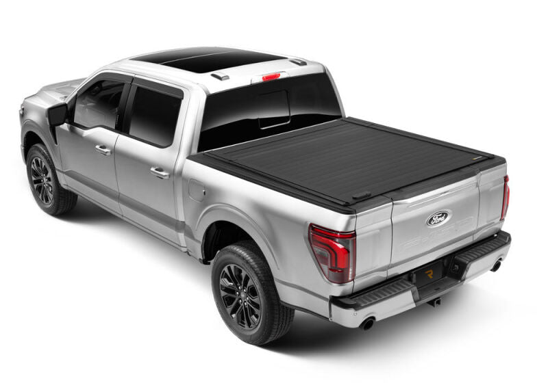 Retrax 22-26 Toyota Tundra CrewMax 5.5ft w/Deck Rail Sys (No Bed Box) RetraxPRO EZ-Off FRC-4000