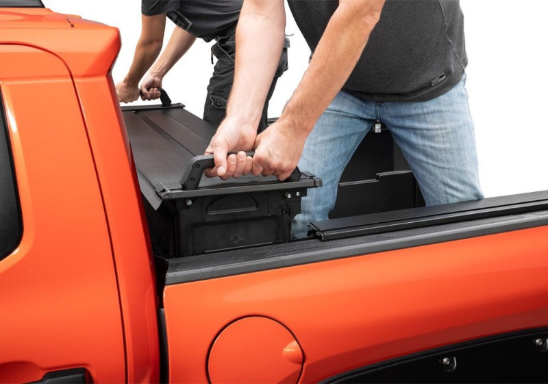 Retrax 22-26 Nissan Frontier 5ft Bed (w or w/o Utilitrack) RetraxPRO EZ-Off FRC-4000
