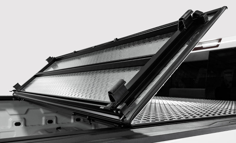 Access LOMAX Tri-Fold 16-23 Toyota Tacoma 5ft Bed
