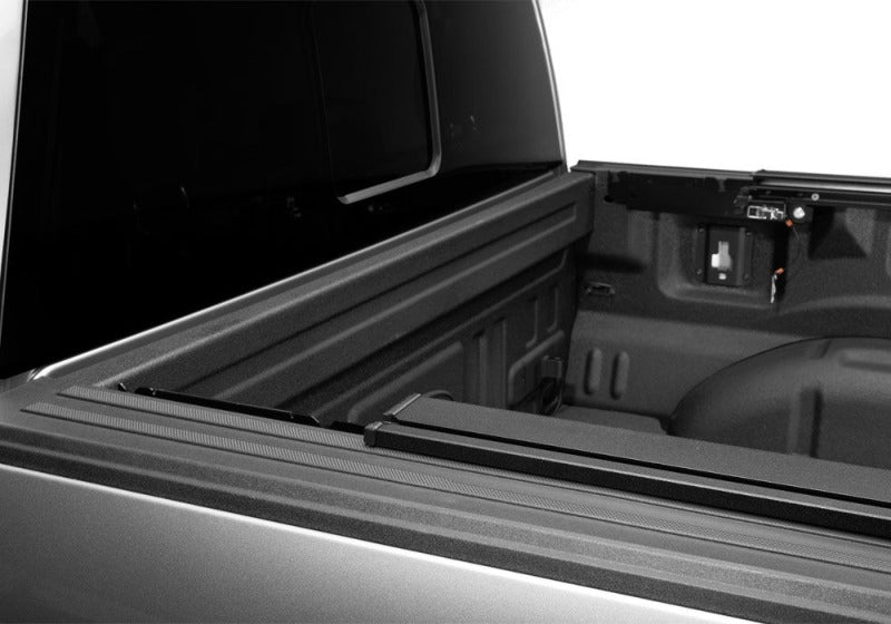 Retrax 24-26 Toyota Tacoma 5ft Bed (Needs to Have Deck Rail Sys) RetraxPRO EZ-Off FRC-4000