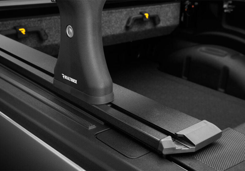 Retrax 22-26 Toyota Tundra CrewMax 5.5ft w/Deck Rail Sys (No Bed Box) RetraxPRO EZ-Off FRC-4000