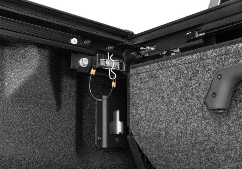 Retrax 20-26 Chev/GMC Silverado/Sierra 2500/3500 6.9ft (No Side Boxes) RetraxPRO EZ-Off FRC-4000