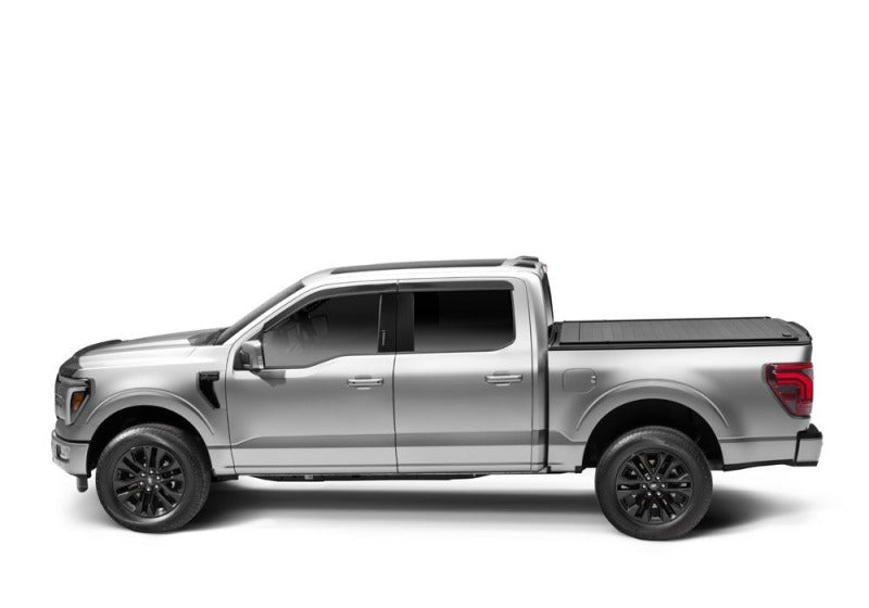 Retrax 21-26 Ford F-150 SuperCrew/SuperCab 5.5ft Bed & F-150 Lightning RetraxPRO EZ-Off FRC-4000