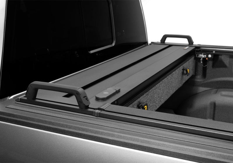 Retrax 22-26 Nissan Frontier 5ft Bed (w or w/o Utilitrack) RetraxPRO EZ-Off FRC-4000